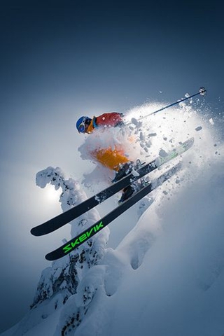 高空速降滑雪图片