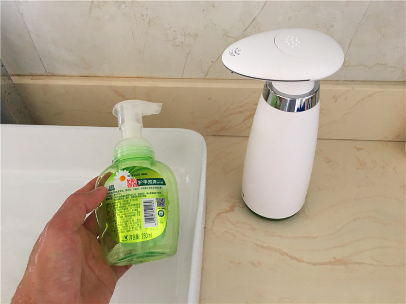 瑞沃智能感应洗手液机-简单好用才是好产品