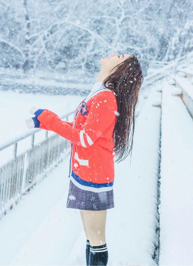 唯美大雪天美女图片欣赏